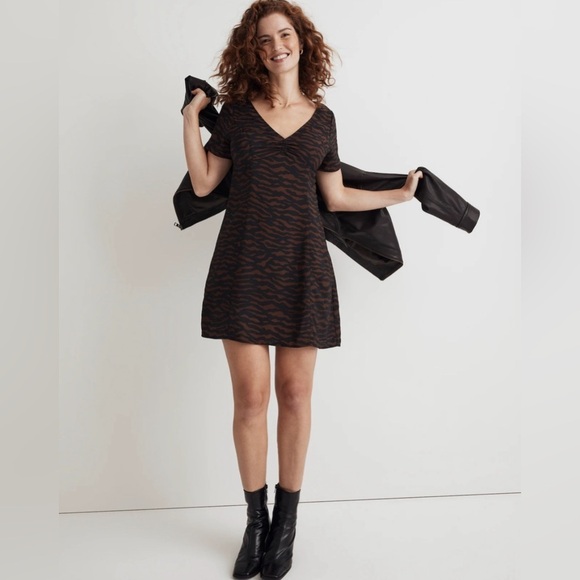 Madewell V-Neck Mini Dress in Abstract Animal - Picture 1 of 12